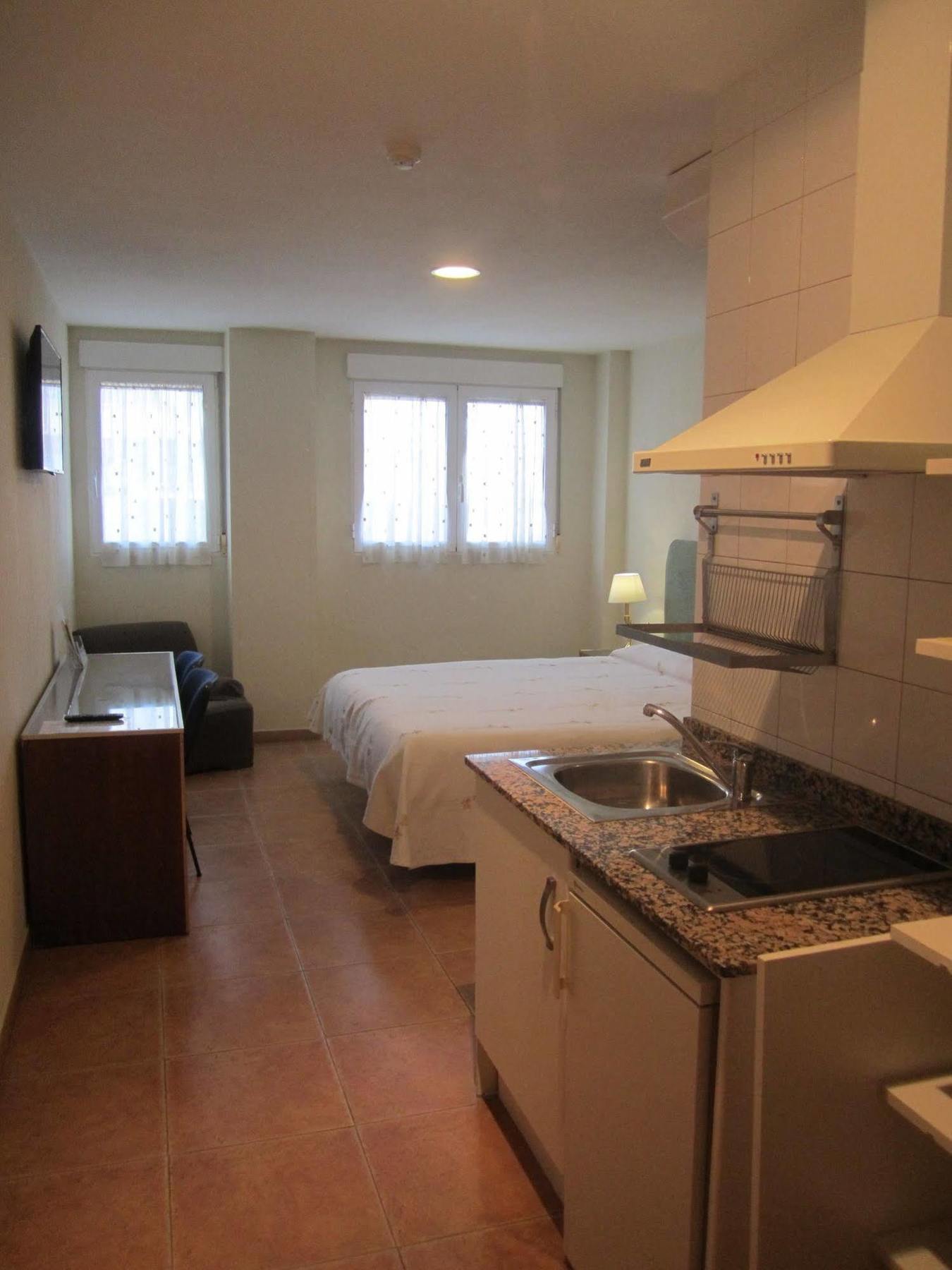 Hostal El Estudio Almansa Exterior photo