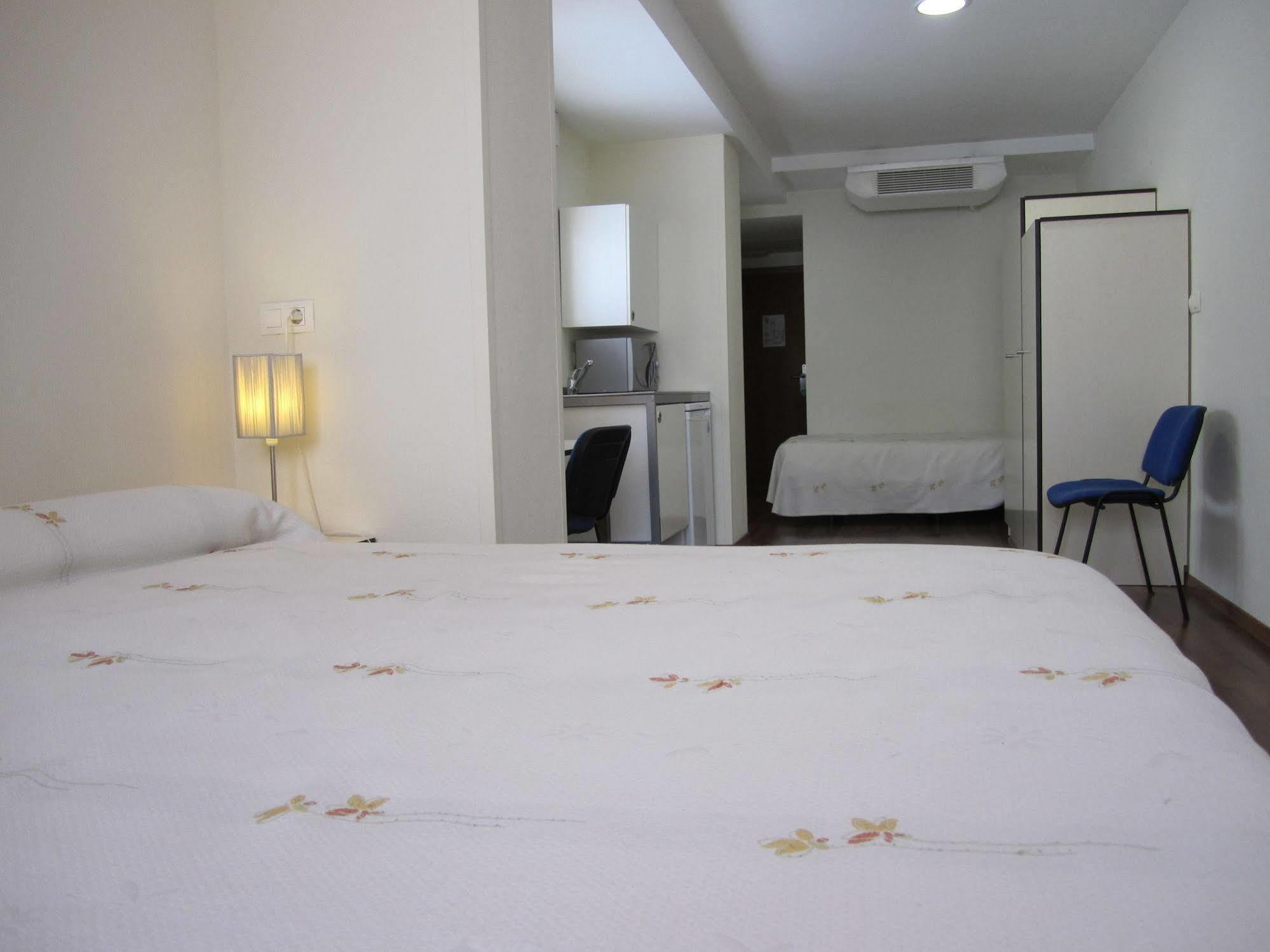 Hostal El Estudio Almansa Exterior photo